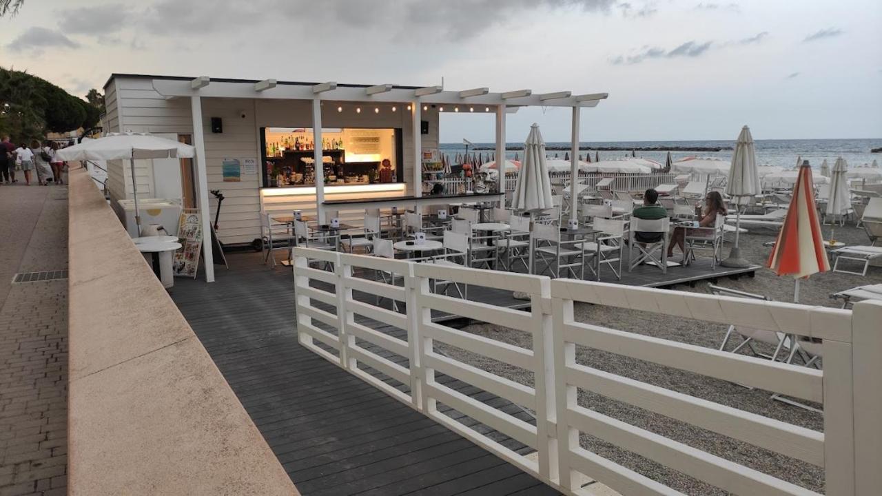 Hotel Fortuna San Bartolomeo Al Mare Exteriör bild